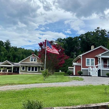The Farmhouse At Wolfehaven Asheville Esterno foto