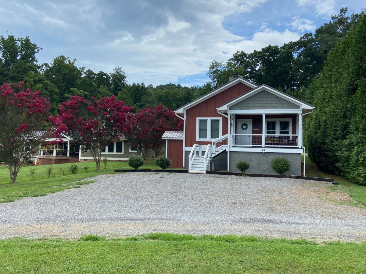 The Farmhouse At Wolfehaven Asheville Esterno foto