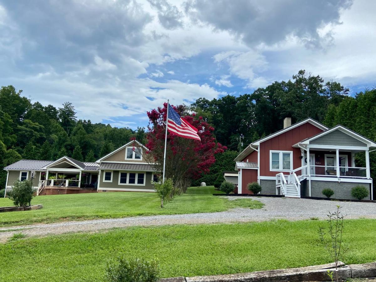 The Farmhouse At Wolfehaven Asheville Esterno foto