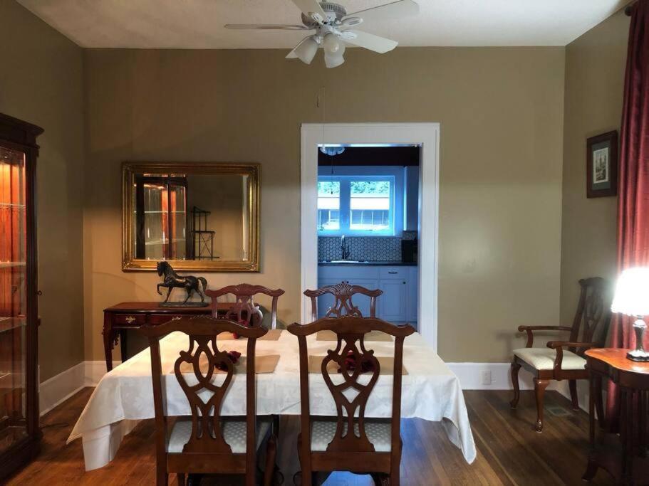 The Farmhouse At Wolfehaven Asheville Esterno foto