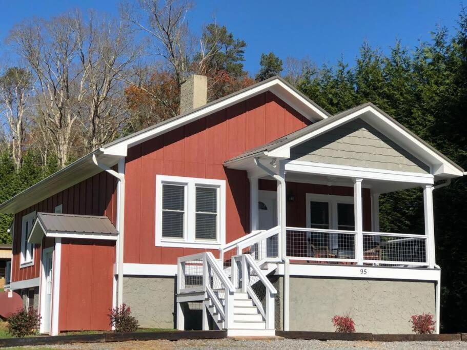 The Farmhouse At Wolfehaven Asheville Esterno foto