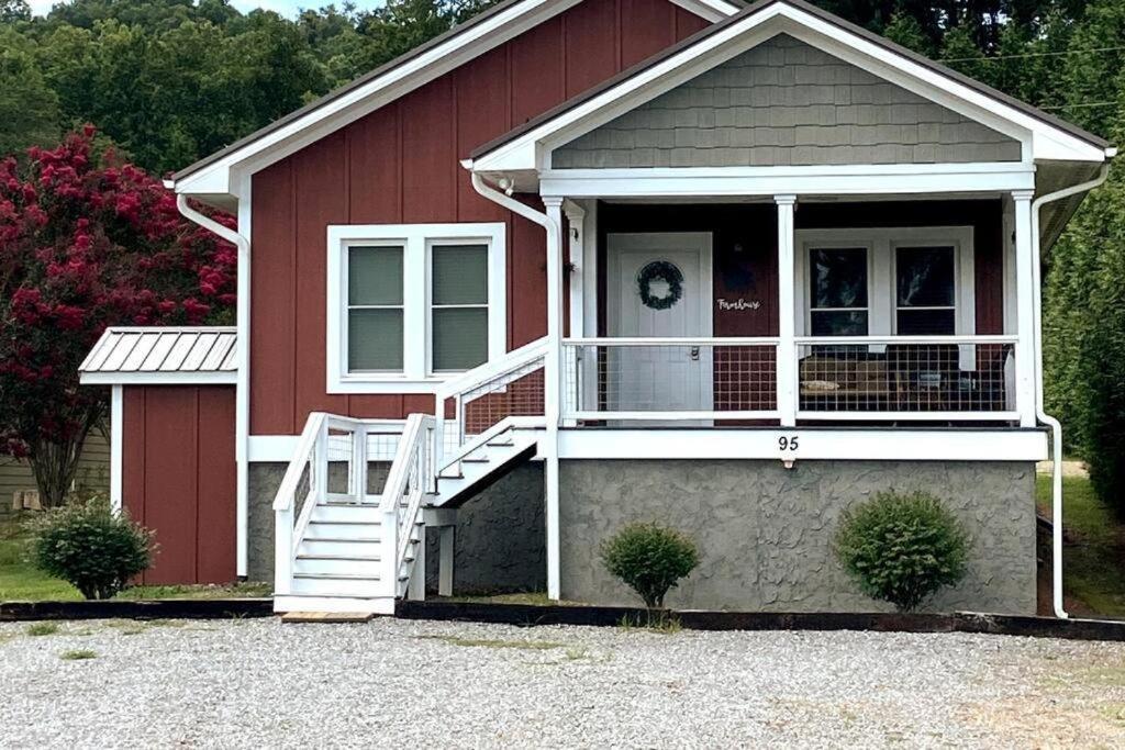The Farmhouse At Wolfehaven Asheville Esterno foto